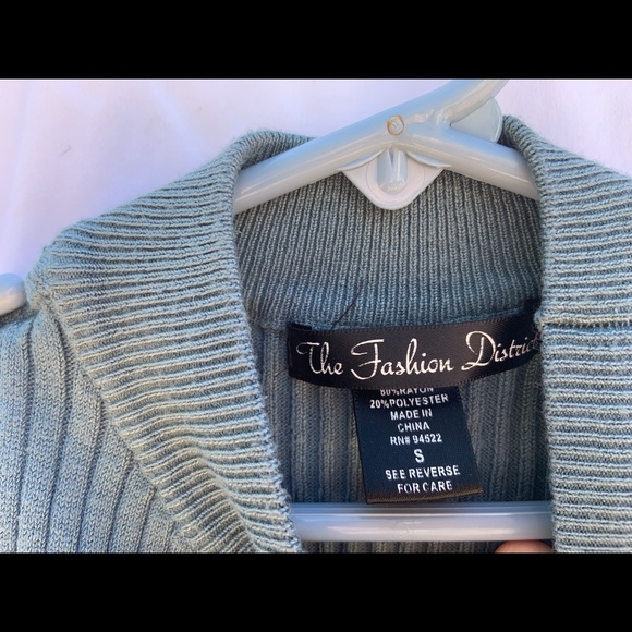 Light blue mock neck tank - size small - Picture 3 of 3